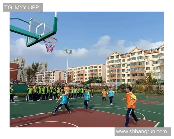 一辈子篮球的热爱与坚持让梦想在球场上绽放光彩